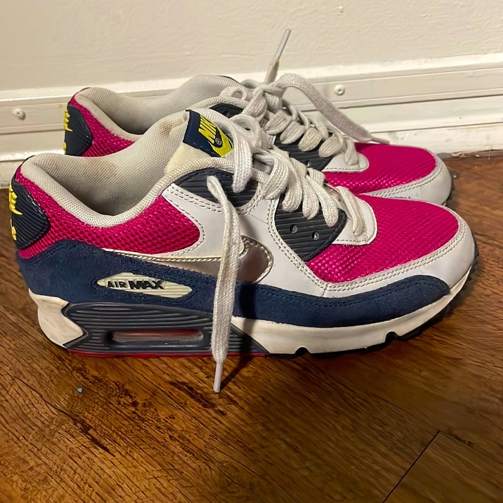 Nike air max 90’s.